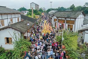 博努奇：未来我想成为教练 像伊布那样在音乐节做指挥？这很难